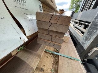 Ca. 22x Diverse hardhout geschaafd, 21x90mm, lengte 215cm